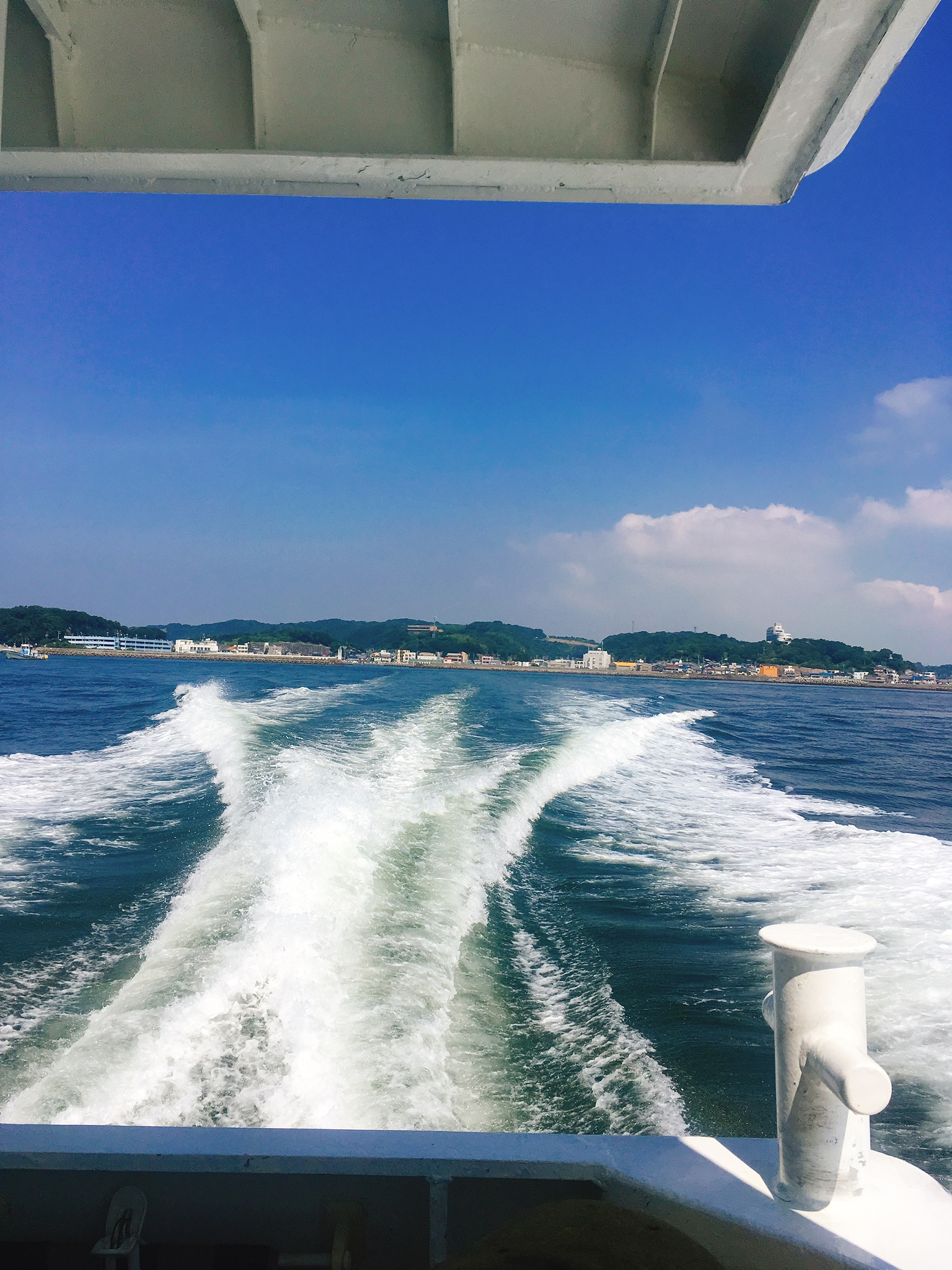 船から眺めた海の情景